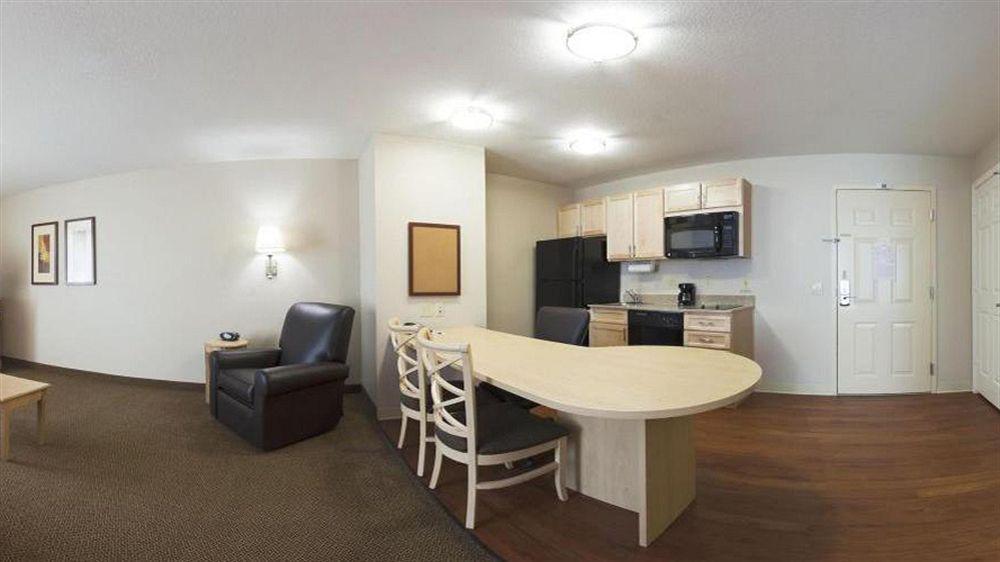 Candlewood Suites Houston The Woodlands By Ihg Экстерьер фото